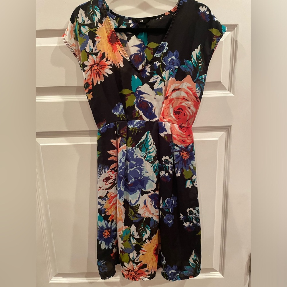 Size 8 H&M floral dress.
